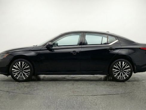 Used 2025 Nissan Altima 2.5 SV FWD image 5