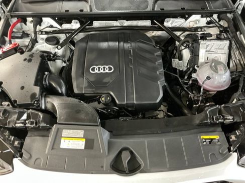 Certified 2025 Audi Q5 2.0T Premium Plus w/ Premium Plus Package AWD/4WD image 10