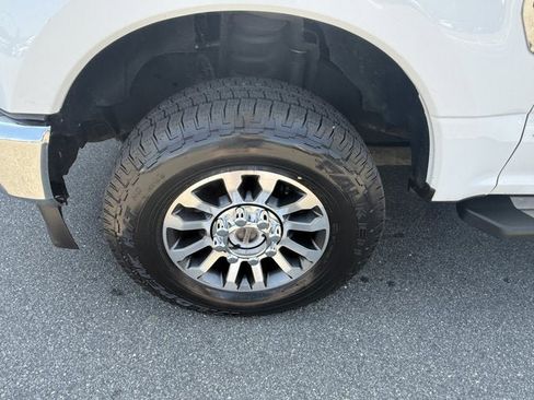 Used 2022 Ford F250 Lariat w/ FX4 Off-Road Package AWD/4WD image 11