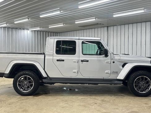 Used 2022 Jeep Gladiator Overland w/ Popular Equipment Package AWD/4WD image 2