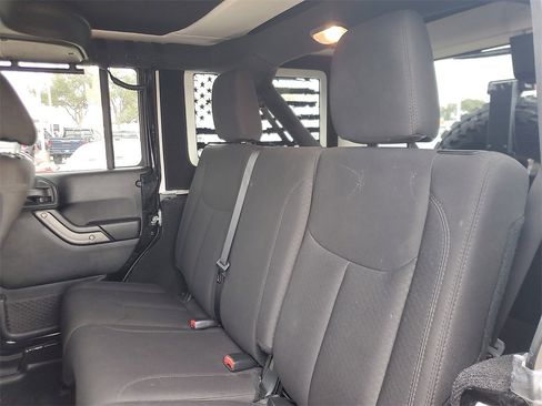 Used 2018 Jeep Wrangler Unlimited Sport S image 9