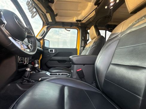 Used 2019 Jeep Wrangler Unlimited Sahara AWD/4WD image 37