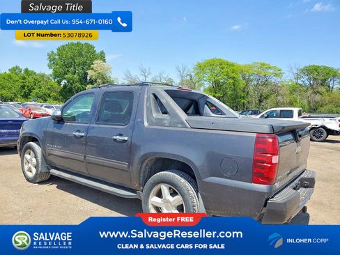 Used 2011 Chevrolet Avalanche LT w/ Regional Value Package AWD/4WD image 3