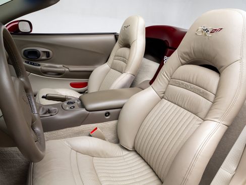 Used 2003 Chevrolet Corvette 50th Anniversary Edition w/ Preferred Equipment Group1 image 24