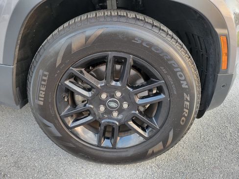 Used 2024 Land Rover Defender 110 S image 16