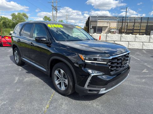 Used 2025 Honda Pilot EX-L image 10
