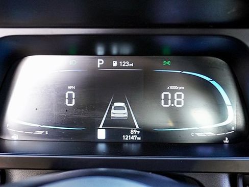 Certified 2025 Hyundai Elantra Sport FWD image 30