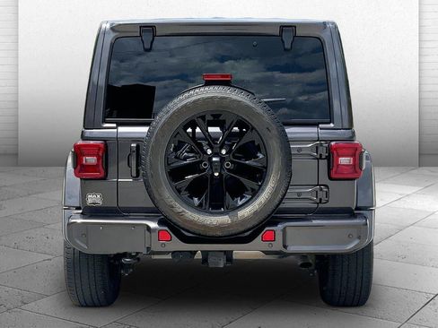Used 2021 Jeep Wrangler Unlimited Sahara AWD/4WD image 3