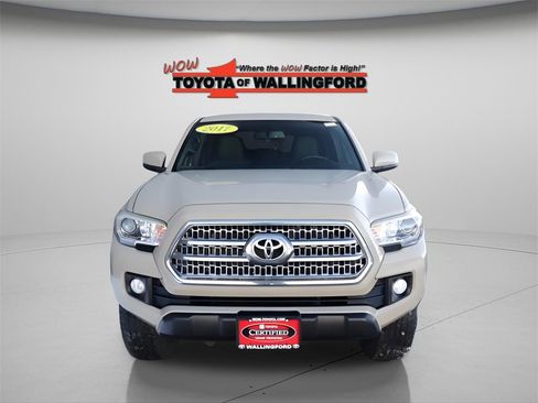 Used 2017 Toyota Tacoma TRD Off-Road image 7