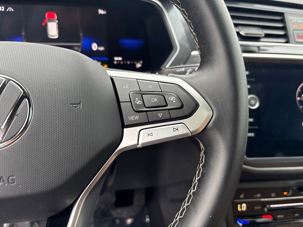 Used 2022 Volkswagen Tiguan SE AWD/4WD image 19