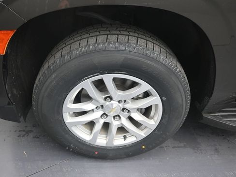 Used 2021 Chevrolet Tahoe LS RWD image 11