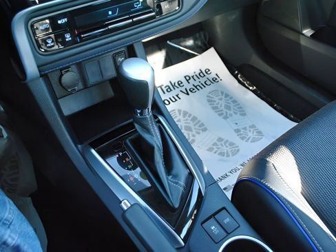 Used 2019 Toyota Corolla SE FWD image 23