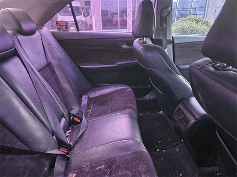 Used 2015 Toyota Camry XSE image 6