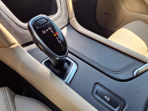 Used 2019 Cadillac XT5 Base image 12