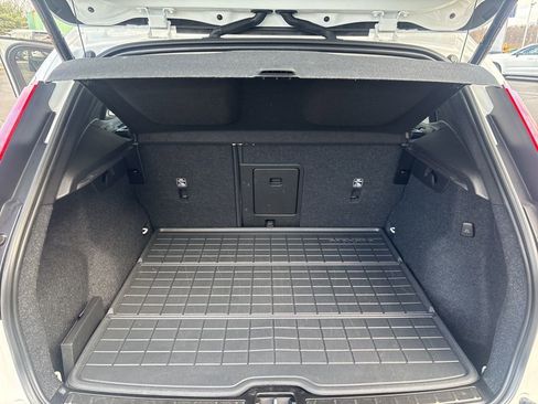 Certified 2023 Volvo XC40 B5 Plus w/ Protection Package Premier image 45