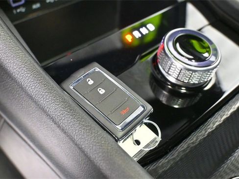 Used 2025 Jeep Grand Cherokee L Laredo image 28