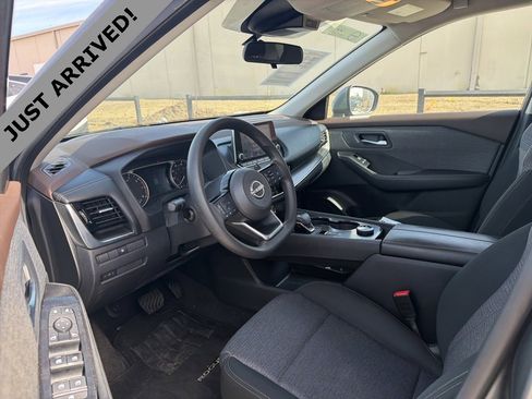 Certified 2022 Nissan Rogue SV image 10