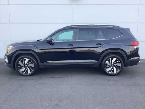 Used 2024 Volkswagen Atlas SE AWD/4WD image 2