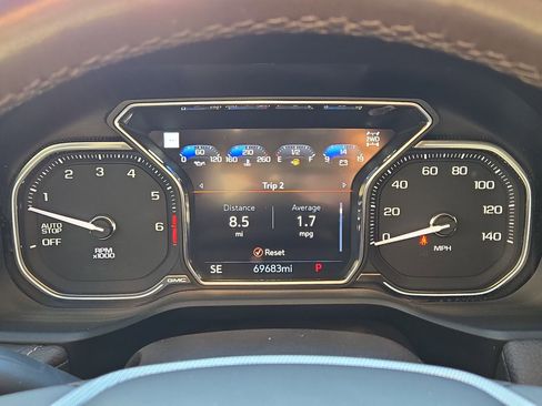 Used 2021 GMC Yukon Denali w/ Advanced Technology Package image 20