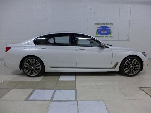 Used 2019 BMW M760i xDrive AWD/4WD image 7