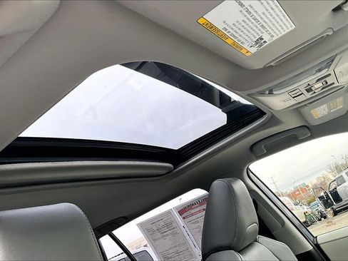 Used 2019 Toyota RAV4 XLE Premium image 21