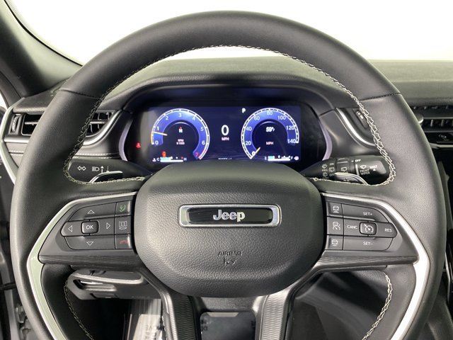 Used 2024 Jeep Grand Cherokee Altitude AWD/4WD image 21