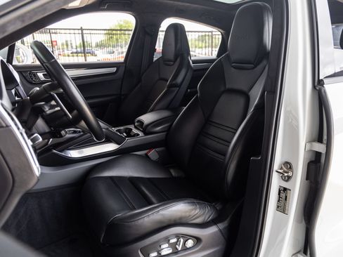 Certified 2020 Porsche Cayenne Turbo AWD/4WD image 5
