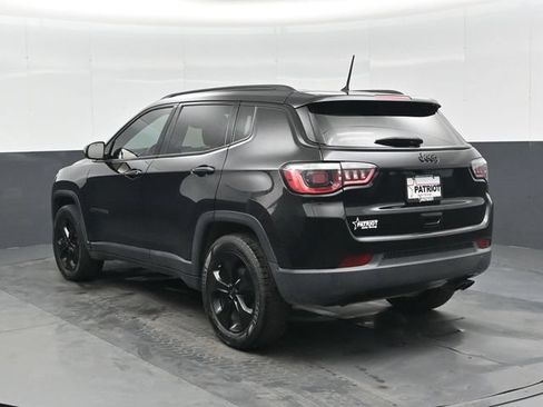 Used 2018 Jeep Compass Latitude FWD image 24