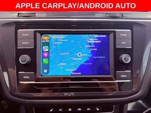 Used 2022 Volkswagen Tiguan S image 8