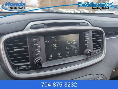 Used 2017 Kia Sorento LX w/ LX Convenience Package image 24