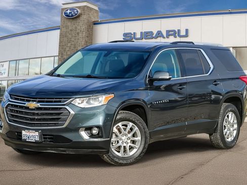 Used 2018 Chevrolet Traverse LT image 1