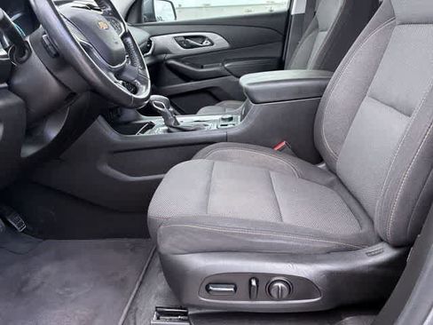 Used 2021 Chevrolet Traverse LT FWD image 18