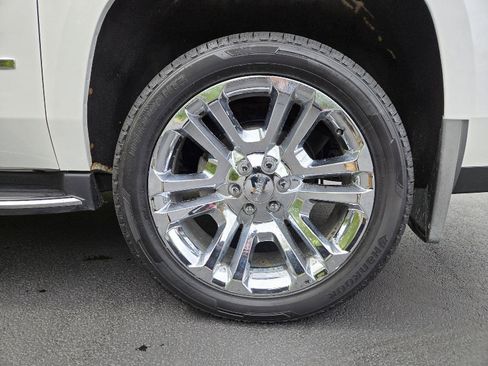 Used 2018 GMC Yukon XL SLT w/ Premium Edition AWD/4WD image 11