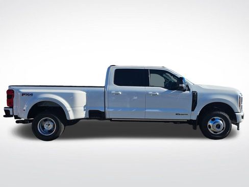New 2026 Ford F350 Platinum w/ FX4 Off-Road Package image 24