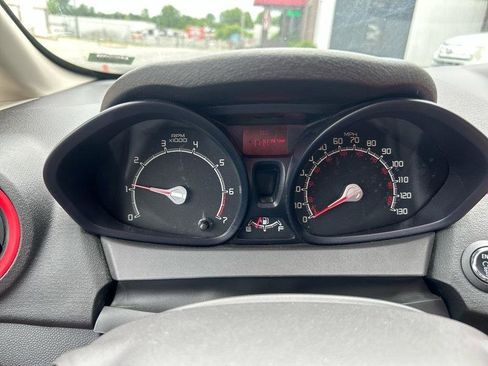 Used 2012 Ford Fiesta SES FWD image 9