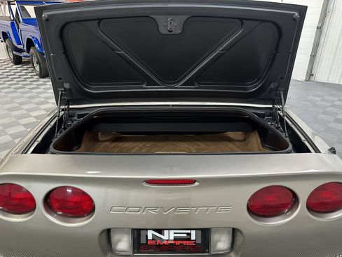 Used 2000 Chevrolet Corvette Coupe w/ Memory Pkg RWD image 50