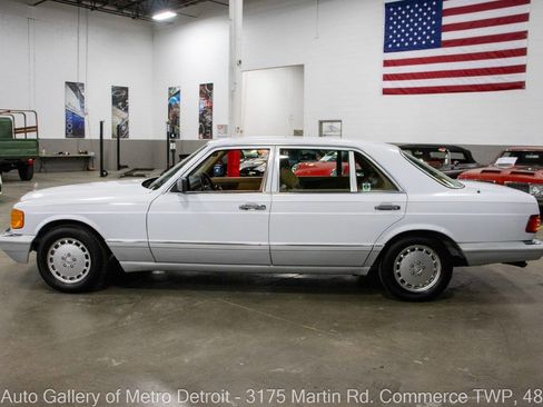 Used 1991 Mercedes-Benz 560 SEL image 3