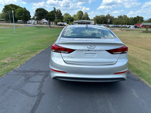 Used 2017 Hyundai Elantra SE FWD image 7