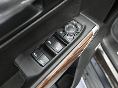 Used 2020 Chevrolet Silverado 1500 High Country image 22