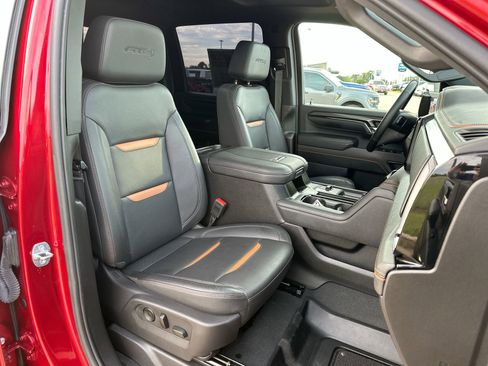 Used 2024 GMC Sierra 2500 AT4 w/ Technology Package AWD/4WD image 26