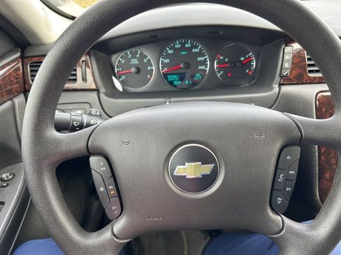 Used 2015 Chevrolet Impala LT w/ LT Sunroof Package image 14