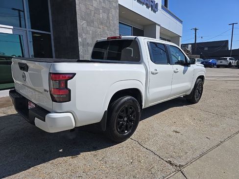 Used 2022 Nissan Frontier SV image 21