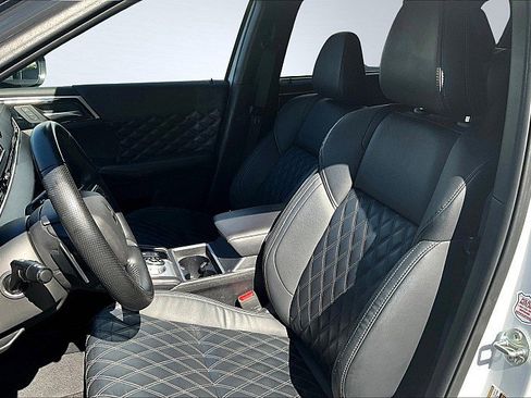 Used 2023 Mitsubishi Outlander SEL AWD/4WD image 13