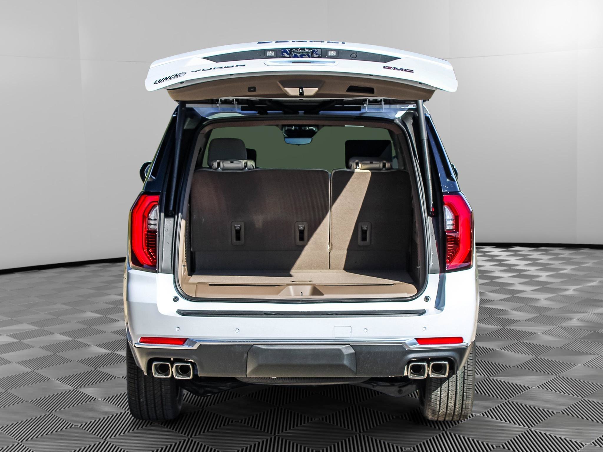 New 2027 GMC Yukon Denali w/ Denali Reserve Package AWD/4WD image 7