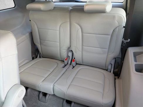 Used 2019 GMC Acadia SLT image 16