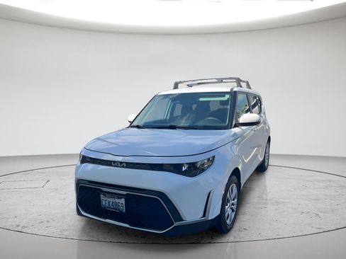 Used 2023 Kia Soul LX FWD image 7