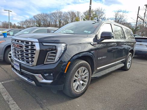 Used 2025 GMC Yukon XL Denali image 3