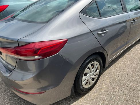 Used 2018 Hyundai Elantra SE FWD image 15