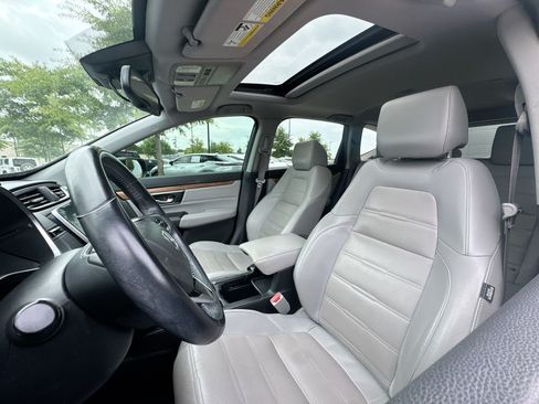 Used 2017 Honda CR-V Touring image 10