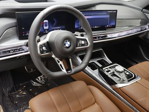 Certified 2025 BMW 760i xDrive w/ Executive Package AWD/4WD image 6